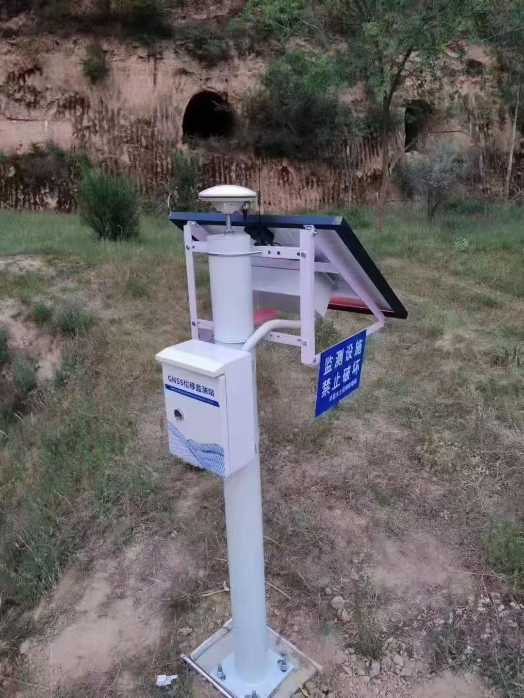 四川乐山GNSS位移监测站